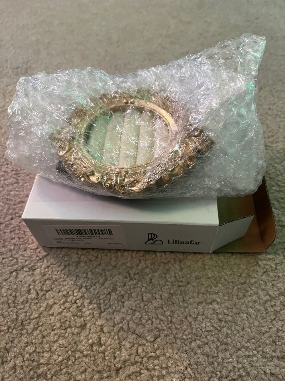 Ornate Gold Velvet Ring Display Frame — BNWT